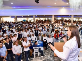 Se comprometi&oacute; a trabajar para que los centros de salud funcionen perfectamente