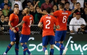 Chile vence a M&eacute;xico en el &uacute;ltimo minuto del partido