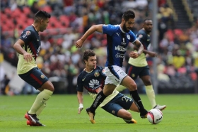 El Gallo cant&oacute; en el Estadio Azteca