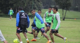 Trabajo de preparaci&oacute;n para el inicio del torneo.