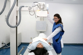 Tambi&eacute;n se han iniciado programas como Suma en tu Casa y M&eacute;dico Viajero