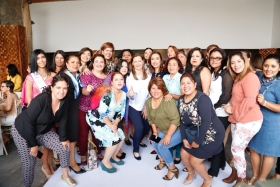 Exhort&oacute; a empresarias trabajar de la mano