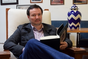 Recibe premio poes&iacute;a