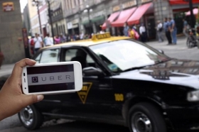 Piden que diputados legislen y limiten la operaci&oacute;n de los servicios de Uber.