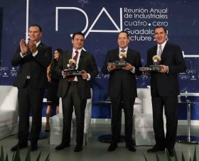 Moreno Valle comparti&oacute; este espacio con sus hom&oacute;logos del Estado de M&eacute;xico, Eruviel &Aacute;vila, y de Jalisco, Arist&oacute;teles Sandoval