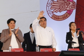 Quienes est&aacute;n al frente de los gobiernos deben de ejercer una funci&oacute;n de honestidad y cercan&iacute;a