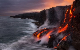 Evac&uacute;an a 10 mil personas tras erupci&oacute;n.