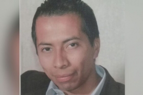 Favor de marcar al Centro de Informaci&oacute;n de la Fiscal&iacute;a General al tel&eacute;fono 01 222 2117800 ext. 3030.
