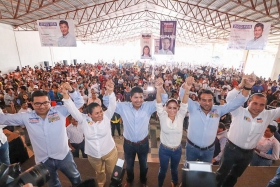 Eduardo Rivera estuvo acompa&ntilde;ado de la se&ntilde;ora Dinorah L&oacute;pez De Gali
