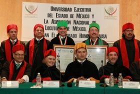 Agradeci&oacute; esta distinci&oacute;n y asegur&oacute; que dicho galard&oacute;n lo compromete a seguirse rigiendo con valores y principios