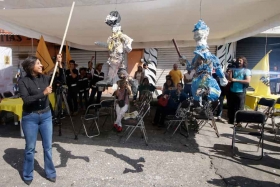Roxana Luna rompi&oacute; simb&oacute;licamente pi&ntilde;atas de la corrupci&oacute;n e inseguridad