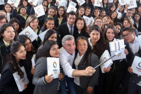 Se entregar&aacute;n 3 mil equipos a estudiantes de Normales, Universidades Tecnol&oacute;gicas y Polit&eacute;cnicas de 32 municipios