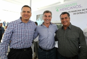 Acompa&ntilde;ado por sus hom&oacute;logos Jaime Rodr&iacute;guez y Roberto Sandoval,el gobernador de Puebla dio nicio a la operaci&oacute;n de la planta de producci&oacute;n de stevia en Tlapanal&aacute;  
