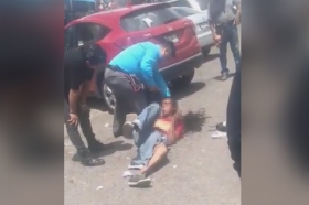 Le perdonaron la vida pero se llev&oacute; una golpiza y humillaci&oacute;n 