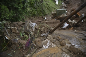 Reblandecimiento de la tierra a consecuencia de la lluvia ocasion&oacute; el accidente 