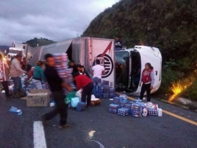 El accidente se registr&oacute; a la altura del kil&oacute;metro 242 en territorio veracruzano   