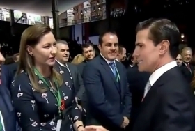 Estuvo sentada junto a Cuauht&eacute;moc Blanco  