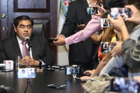 Descart&oacute; que alg&uacute;n funcionario se beneficie con la asignaci&oacute;n de obra p&uacute;blica o servicios