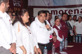 Invit&oacute; a los presentes a participar a favor del cambio 