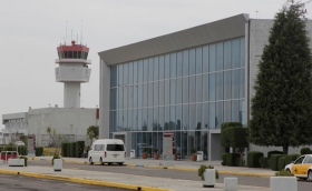 La tormenta tropical Franklin llev&oacute; a las aerol&iacute;neas Vivaerobus y Volaris a suspender ocho vuelos nacionales