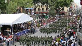 Con gran afluencia se realiz&oacute; el Desfile C&iacute;vico Militar en la capital poblana 