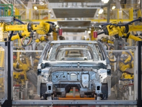  Incorporaci&oacute;n de alrededor de 800 robots en la producci&oacute;n de carrocer&iacute;as