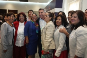 Como parte de la pol&iacute;tica de equidad, en su administraci&oacute;n las mujeres y los hombres tienen las mismas percepciones por cargos y trabajos similares