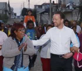Con vecinos de Barranca Honda acord&oacute; seguir trabajando juntos en acciones de seguridad, agua y movilidad
