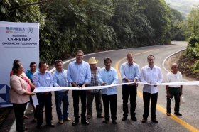 Inaugur&oacute; la modernizaci&oacute;n de 15 kil&oacute;metros de la carretera Acuaco-Huehuetla