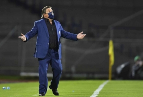 Piojo Herrera sufrir&aacute; tremendo rega&ntilde;o por Emilio Azc&aacute;rraga