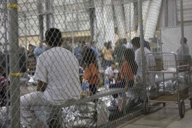 Acusan que ni&ntilde;os son drogados en albergues de EU
