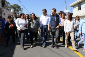 Calles pavimentadas en las colonias San Miguel Xonacatepec, del Valle y Miguel Hidalgo, suman 2.6 kil&oacute;metros 