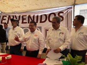 En el marco del d&iacute;a de la cruz se reuni&oacute; con trabajadores de AECO