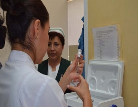 Deber&aacute; acudir a su cl&iacute;nica para recibir la vacuna