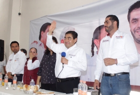 Barbosa se reuni&oacute; con militantes de la regi&oacute;n de Tehuac&aacute;n 