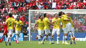 El equipo de Le&oacute;n tuvo el esf&eacute;rico en los primeros instantes.