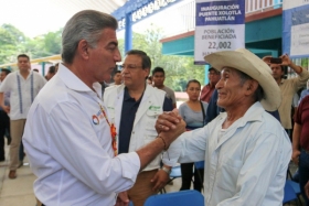  Anuncia la construcci&oacute;n de la relaminaci&oacute;n del camino Honey-Pahuatl&aacute;n