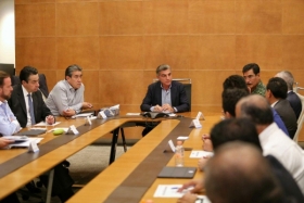 Encabeza reuni&oacute;n de seguridad