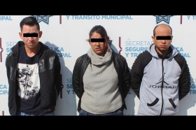 En consecuencia, se procedi&oacute; a la detenci&oacute;n de las tres personas.