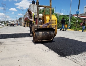 Contin&uacute;a con labores de reparaci&oacute;n de la cinta asf&aacute;ltica
