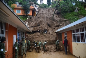 Escuelas da&ntilde;adas