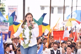 Se comprometi&oacute; a impulsar al campo poblano, con fertilizantes, semillas y tractores gratis