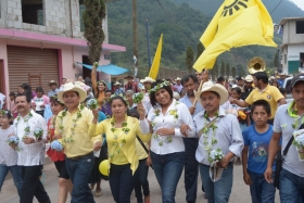 Roxana Luna garantiza respeto  y preservaci&oacute;n de tradiciones de municipios