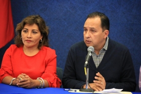 Martha Erika Alonso conserv&oacute; la tendencia ganadora de 4 puntos sobre Barbosa