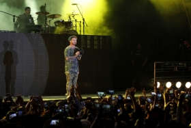  J. Balvin interpret&oacute; temas que hicieron vibrar y bailar a la audiencia como &ldquo;Safari&rdquo;, &ldquo;6 a.m.&rdquo; &ldquo;Otra vez&rdquo;, &ldquo;Bobo&rdquo;, &ldquo;Sigo extra&ntilde;&aacute;ndote&rdquo;, &ldquo;Bajo la luna"