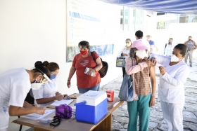 La meta de la dependencia es vacunar a un mill&oacute;n 44 mil 158 poblanas y poblanos.