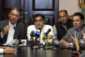 El mandatario destac&oacute; el trabajo hecho por el secretario de Educaci&oacute;n, Melit&oacute;n Lozano 